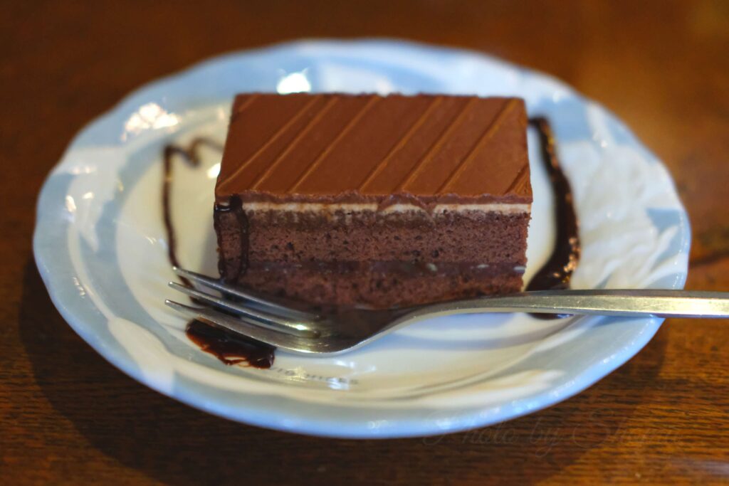 コーヒー専門店ハニー　チョコレートケーキ